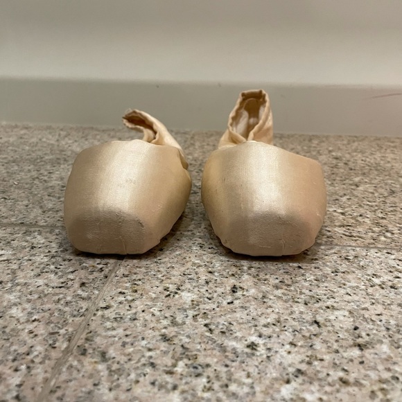 Grishko Pointe Shoes - Picture 2 of 4